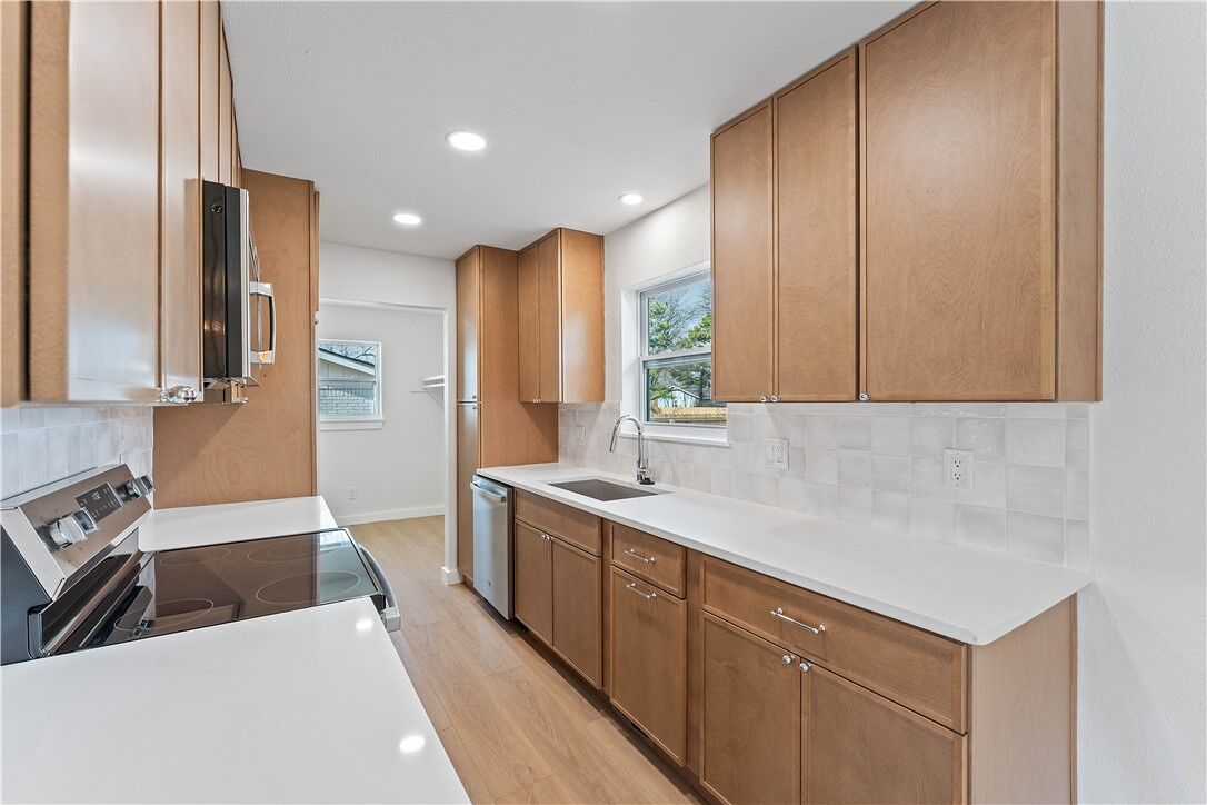 Property Photo:  205 SE 12th Street  AR 72712 