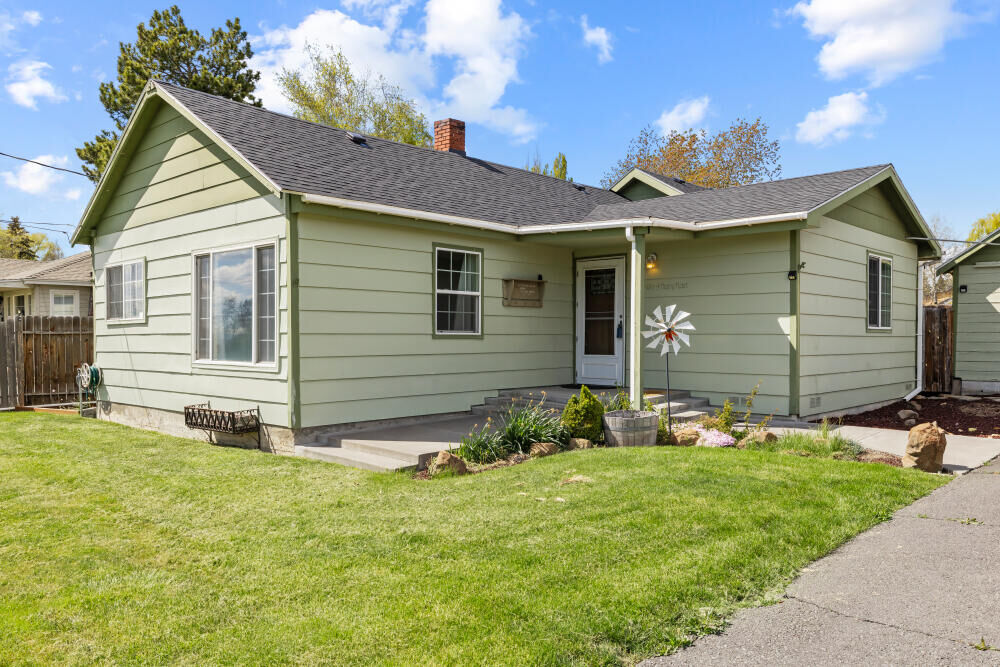 Property Photo:  5511 Miller Avenue  OR 97603 