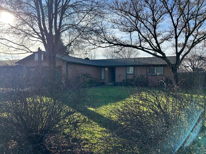 Property Photo:  7695 Hale Way  OR 97503 