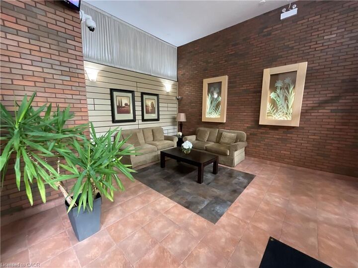 Property Photo:  222 Jackson Street W 1101  ON L8P 4S5 