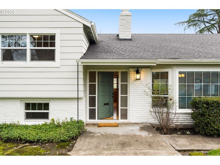 Property Photo:  5270 SW Spruce Ave  OR 97005 