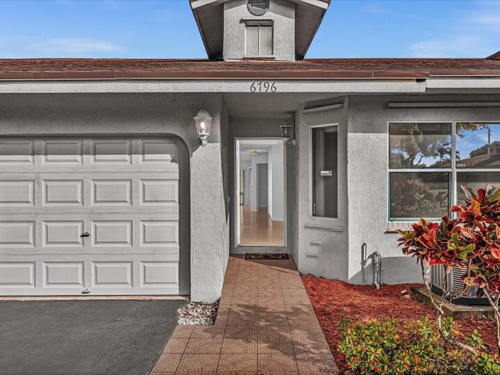 Property Photo:  6796 N Pine Island Road 6796  FL 33321 