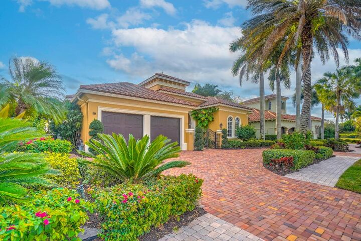 Property Photo: 231 SE Bella Strano FL 34984
