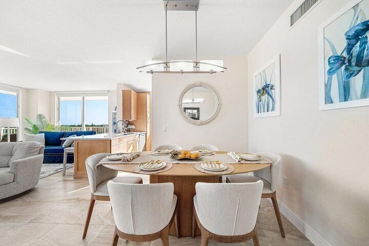 Property Photo: 625 Casa Loma Boulevard 602 FL 33435