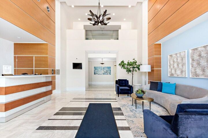 Property Photo:  625 Casa Loma Boulevard 602  FL 33435 