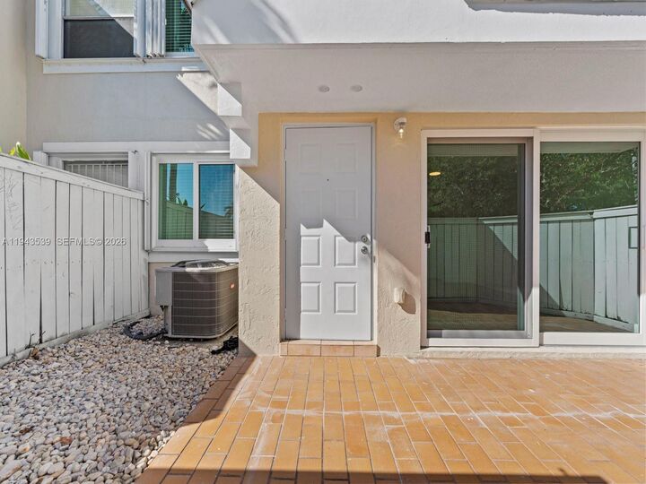 Property Photo:  4560 SW 68th Ct Cir 61-9  FL 33155 