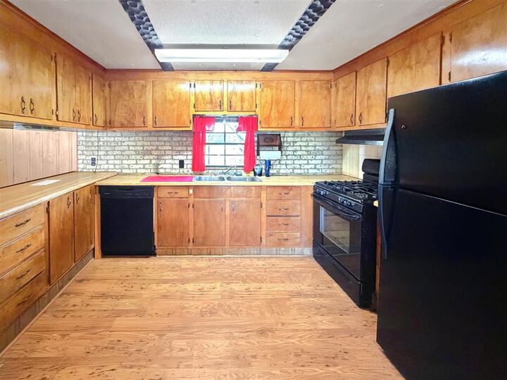 Property Photo:  1505 Garth Drive  LA 70663 