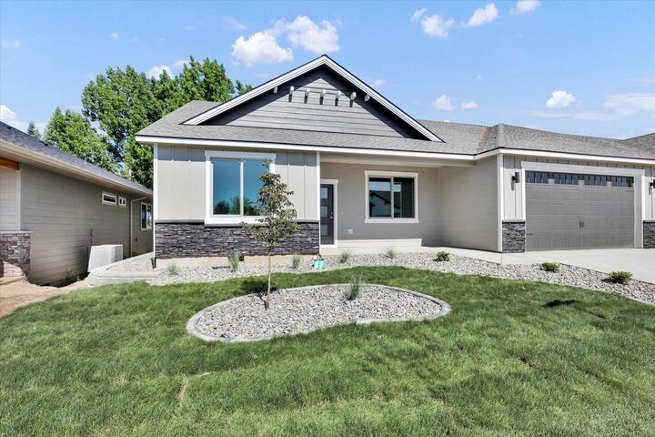 Property Photo:  1109 - Unit 15 N Country Club Dr 15  WA 99006 