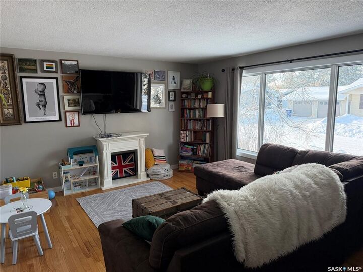 Property Photo:  410 Miller Crescent E  SK S0A 4T0 