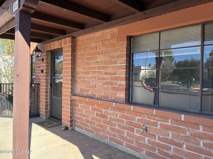 Property Photo: 445 S Paseo Quinta AZ 85614