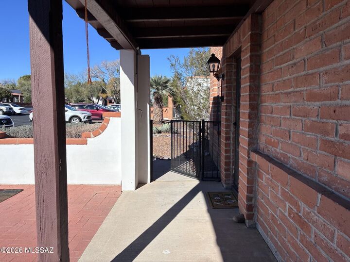 Property Photo:  445 S Paseo Quinta  AZ 85614 