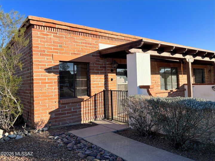 Property Photo:  445 S Paseo Quinta  AZ 85614 