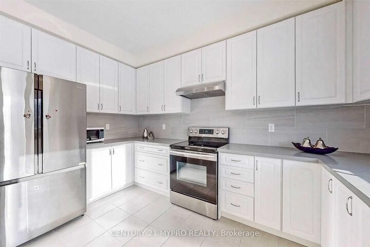 Photo de la propriété:  4 Whitcombe Street  ON L4P 0J5 