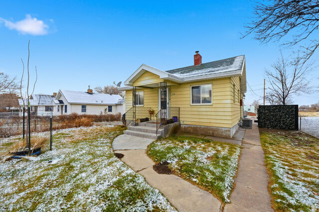 Property Photo:  318 W Vine St  UT 84074 