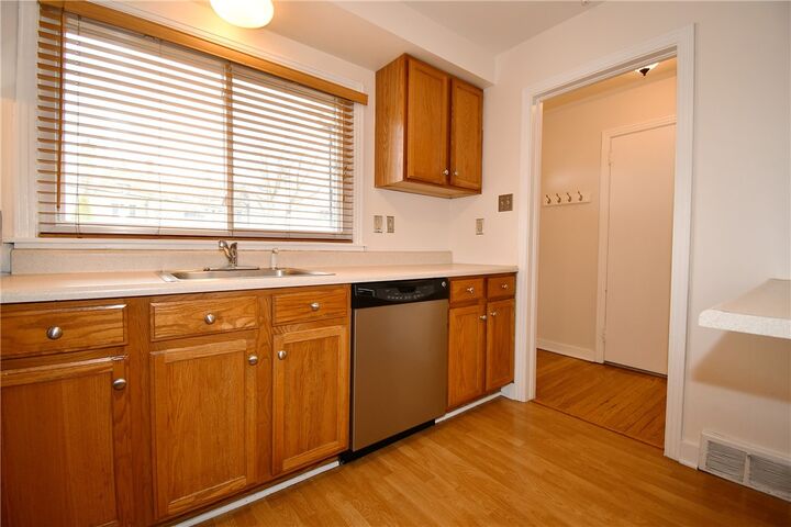 Property Photo:  5508 Forbes Avenue  PA 15217 