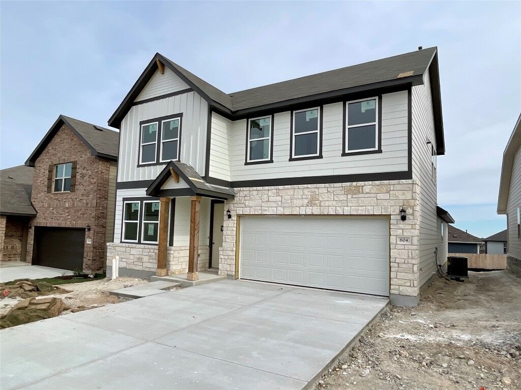 Property Photo: 604 Palo Brea Loop TX 78634