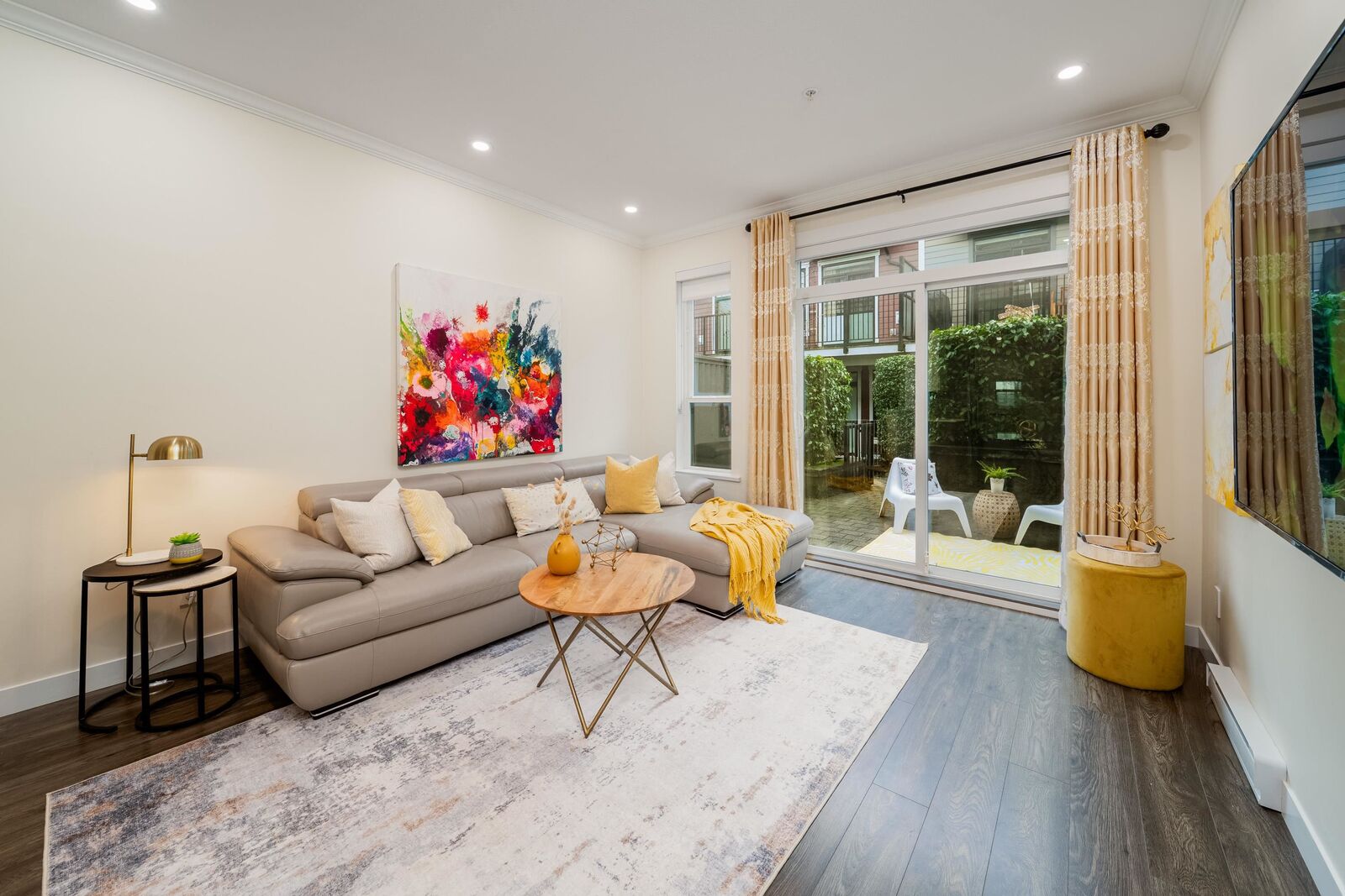 Property Photo:  7039 Macpherson Avenue 17  BC V5J 4N4 