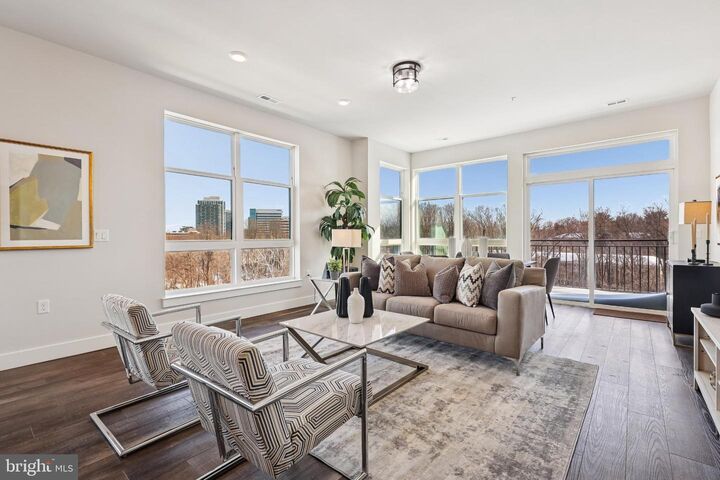 Property Photo:  1761 Old Meadow Road 517  VA 22102 