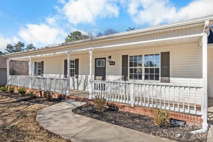 Property Photo:  2109 Kyle Court SE  NC 28613 