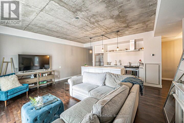 Property Photo:  75 Portland Street 424  ON M5V 2M9 