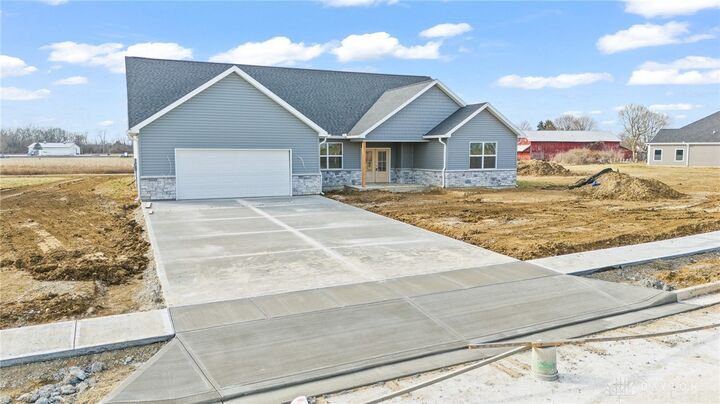 Property Photo:  2650 Pleasant View Drive  OH 45373 