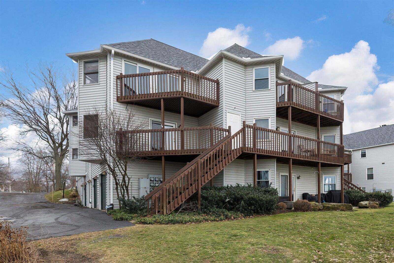 Property Photo: 634 W 2nd Street 205 PA 16507