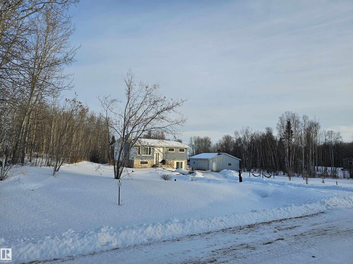Property Photo:  4, 54227 Rge Road 41  AB T0E 0A1 