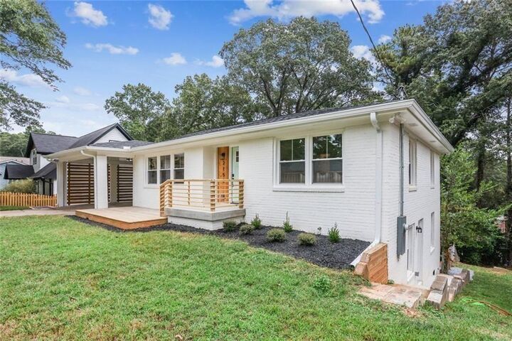 Property Photo:  2152 Edgemore Drive SE  GA 30316 