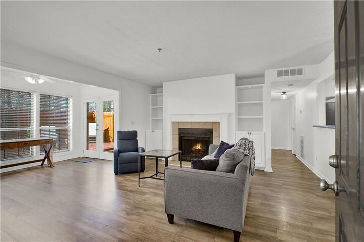 Property Photo:  4550 Vinings Central Trace SE 64  GA 30339 