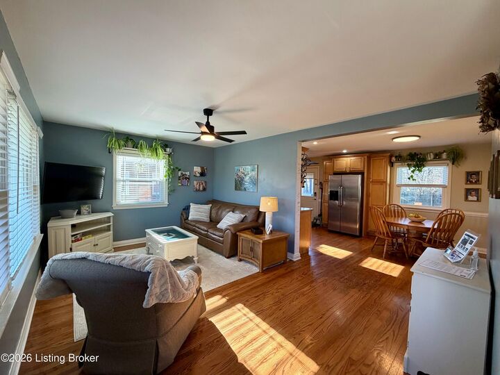 Property Photo: 3220 Allison Way KY 40220