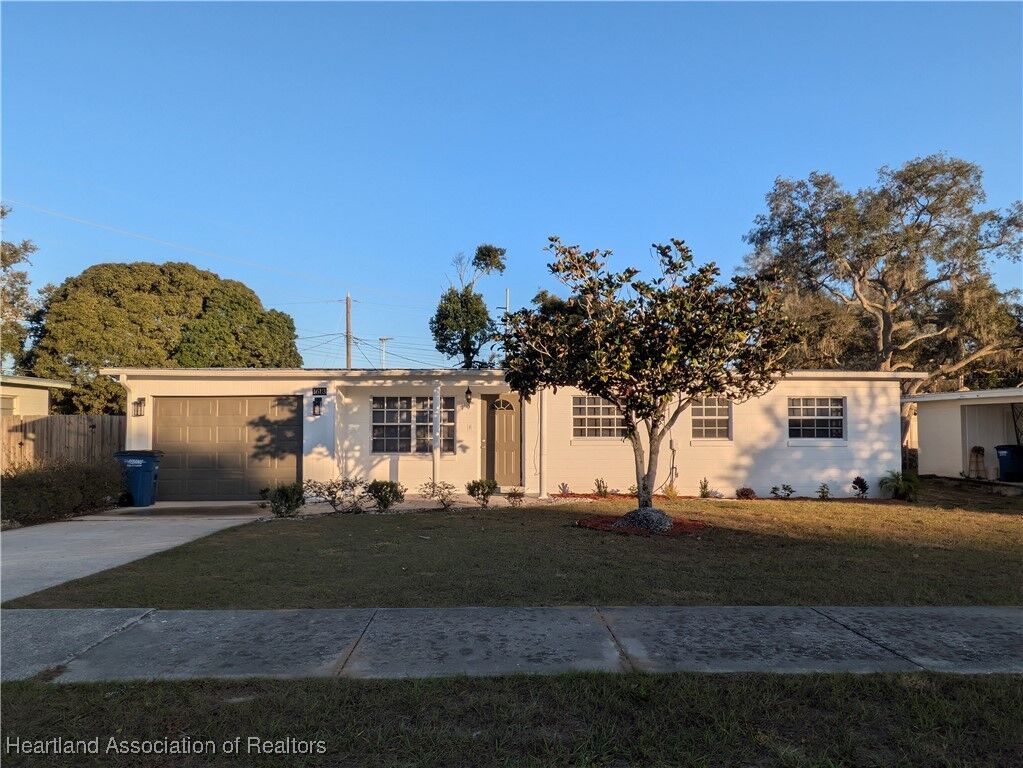 Property Photo: 1613 Hitakee Avenue FL 33870