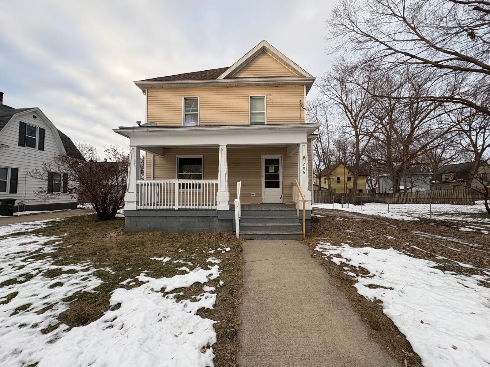 Property Photo:  206 Reber Avenue  IA 50701 