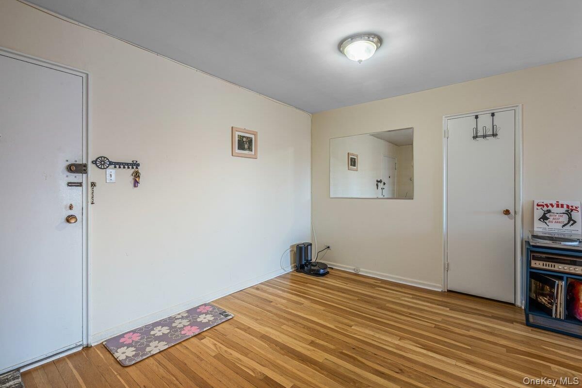Property Photo:  18-50 211 Street 6B  NY 11360 