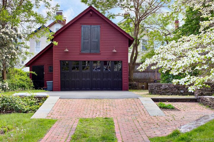 Property Photo:  17 1st Avenue  NY 10960 