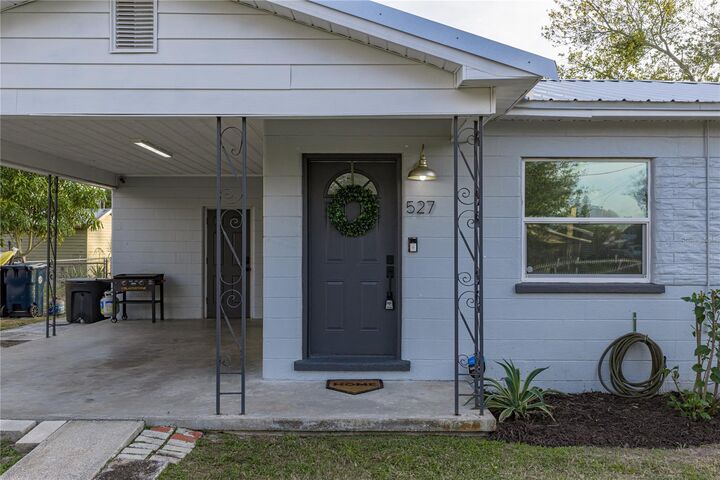 Property Photo: 527 Pilaklakaha Avenue FL 33823