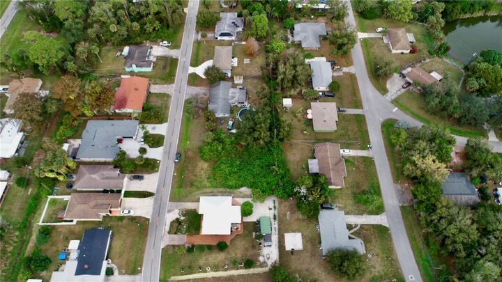 Property Photo:  2408 Parkview Drive  FL 33905 