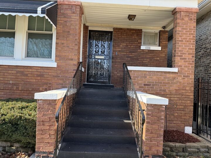Property Photo:  6226 S Francisco Avenue  IL 60629 