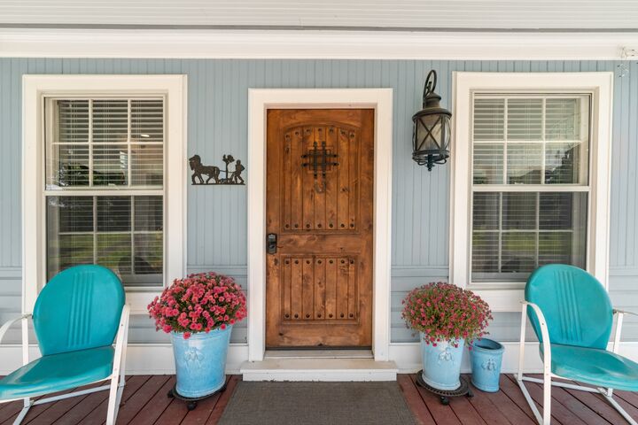 Property Photo:  328 E Church St  TN 37091 