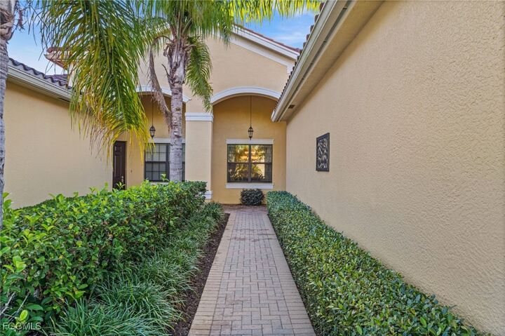 Property Photo:  11928 Five Waters Circle  FL 33913 