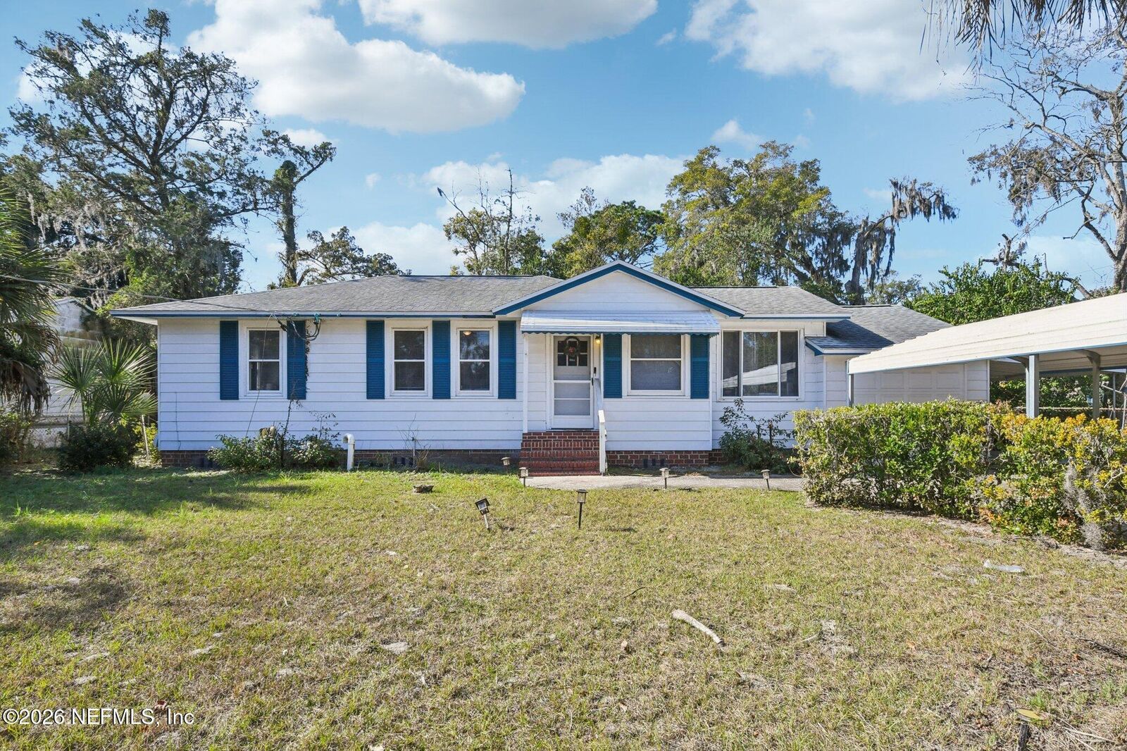 Property Photo: 7840 Paul Revere Drive FL 32208