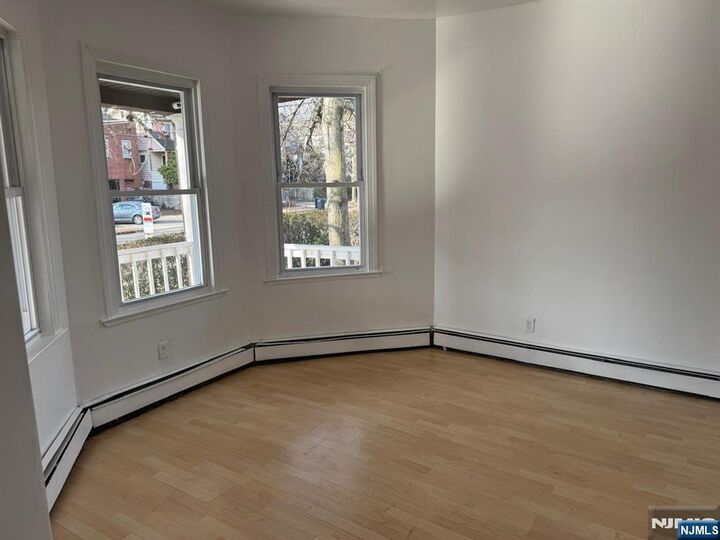 Property Photo:  293 W Palisade Avenue  NJ 07631 