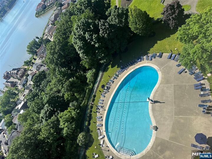 Property Photo:  6 Horizon Road 1204  NJ 07024 