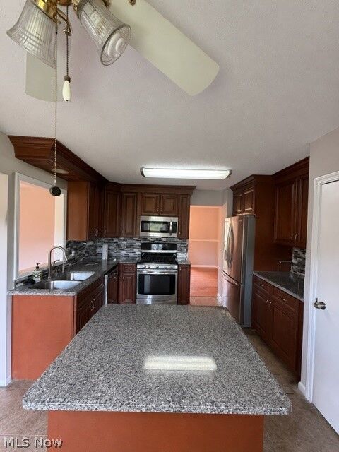 Property Photo:  33771 Canterbury Road  OH 44139 