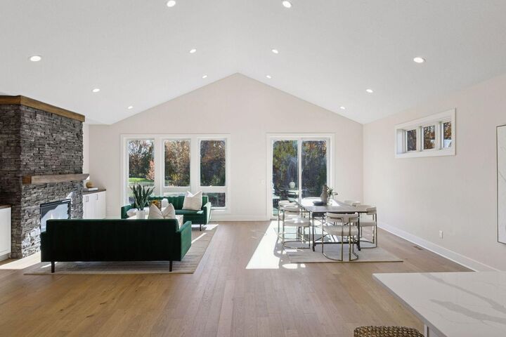 Property Photo:  2010 Mulberry Lane  MN 55315 