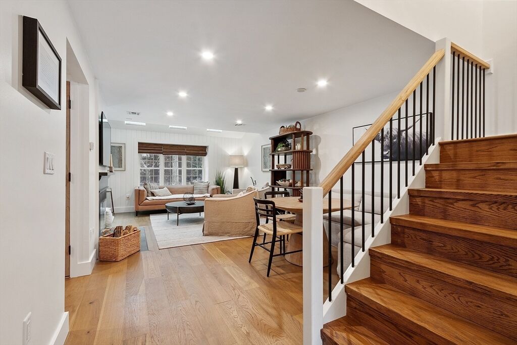 Property Photo:  610 Ridgefield Cir B  MA 01510 