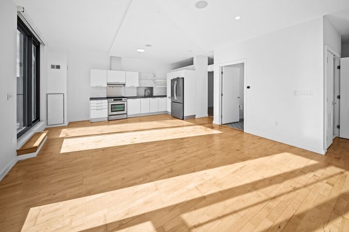 Property Photo:  346 Congress St 609  MA 02210 