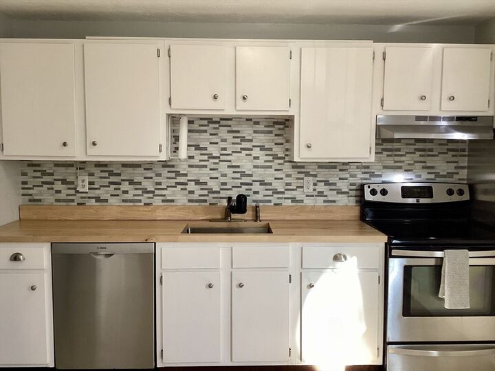 Property Photo:  300 Falmouth Rd 6B  MA 02649 