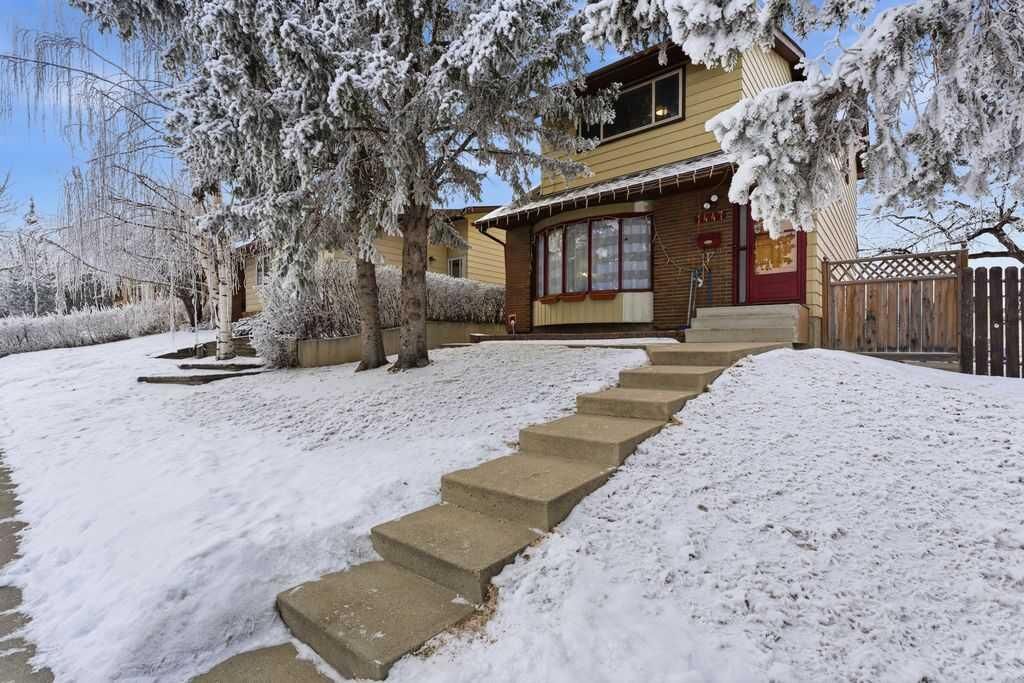 Property Photo: 1447 Berkley Drive NW AB T3K 1T6