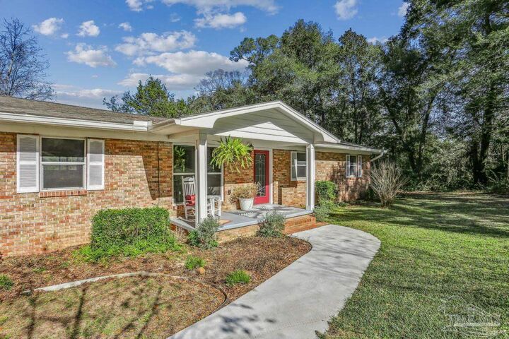 Property Photo:  4900 Shell Rd  FL 32583 