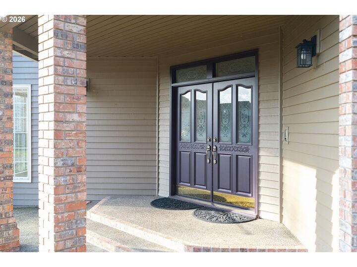 Property Photo:  9985 SW 141st Ave  OR 97008 